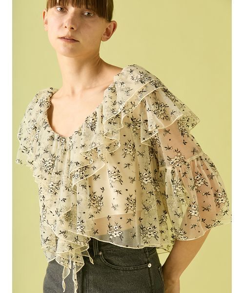 FURFUR(ファーファー)の「フラワーレースラッフルブラウス(シャツ/ブラウス・レディース・ホワイト/マルチ/ブラック・F)」の8枚目の写真