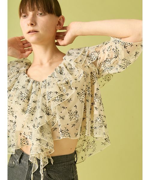 FURFUR(ファーファー)の「フラワーレースラッフルブラウス(シャツ/ブラウス・レディース・ホワイト/マルチ/ブラック・F)」の9枚目の写真