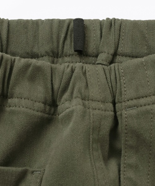 無印良品（ムジルシリョウヒン）の「キッズ　縦横ストレッチヘリンボーンベイカーパンツ（その他パンツ・キッズ・ダークグリーン/ブラック・120/110/150/140/130）」の7枚目の写真