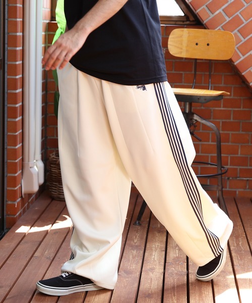 ８(eight)（エイト）の「ハチ刺繍入りバルーンパンツ（スウェットパンツ・メンズ・ブラック/アイボリー/ブラウン・MEDIUM/LARGE）」の2枚目の写真