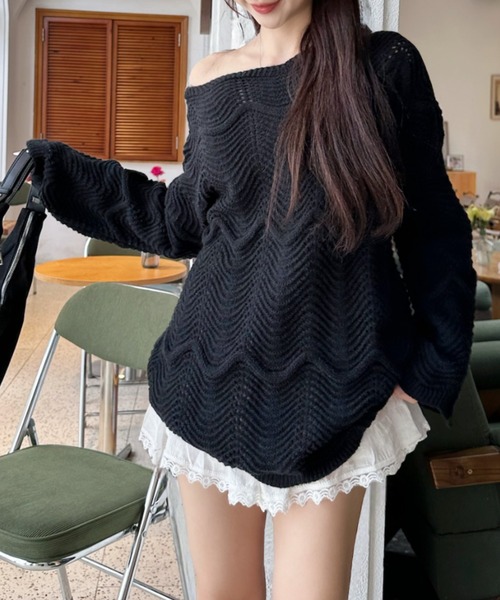 Ada.(エイダ)の「透かし編み ボートネック オーバーサイズ チュニックニット(ニット/セーター・レディース・ブラック/アイボリー/ブラウン・FREE)」の7枚目の写真
