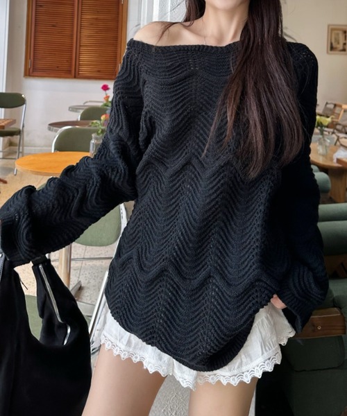 Ada.(エイダ)の「透かし編み ボートネック オーバーサイズ チュニックニット(ニット/セーター・レディース・ブラック/アイボリー/ブラウン・FREE)」の6枚目の写真