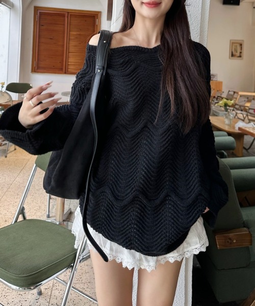 Ada.(エイダ)の「透かし編み ボートネック オーバーサイズ チュニックニット(ニット/セーター・レディース・ブラック/アイボリー/ブラウン・FREE)」の8枚目の写真