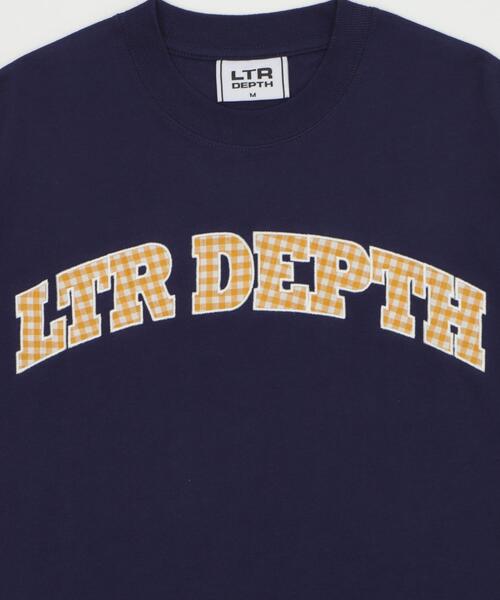 LTR DEPTH（レイターデプス）の「LTR DEPTH/チェックカレッジグラフィックT（Tシャツ/カットソー・メンズ・ホワイト/ネイビー・MEDIUM/LARGE）」の7枚目の写真