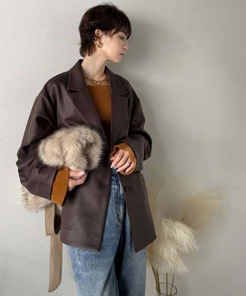 Classical Evon(クラシカルエヴォン)の「【Classical Evon】羽織るだけで上品ハンサム。レザー風加工スエード袖タックテーラードジャケット(オーバーサイズ)(テーラードジャケット・レディース・ブラウン/ブラック・X-LARGE/SMALL/MEDIUM/LARGE)」の6枚目の写真