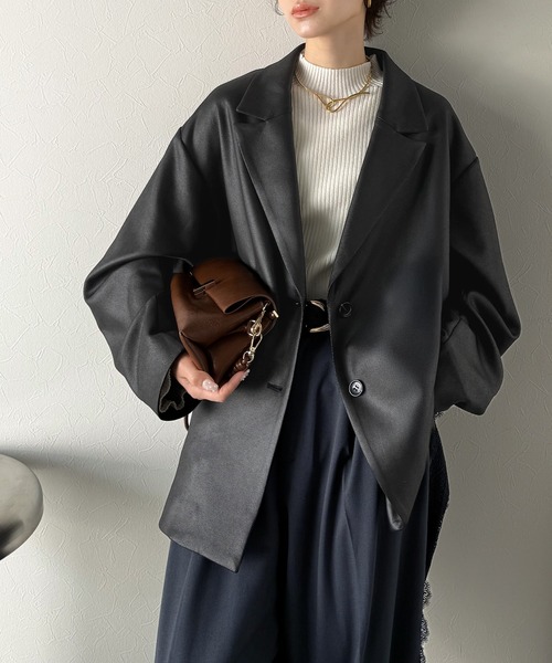 Classical Evon(クラシカルエヴォン)の「【Classical Evon】羽織るだけで上品ハンサム。レザー風加工スエード袖タックテーラードジャケット(オーバーサイズ)(テーラードジャケット・レディース・ブラウン/ブラック・X-LARGE/SMALL/MEDIUM/LARGE)」の17枚目の写真