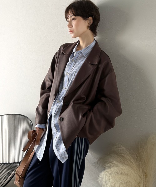 Classical Evon(クラシカルエヴォン)の「【Classical Evon】羽織るだけで上品ハンサム。レザー風加工スエード袖タックテーラードジャケット(オーバーサイズ)(テーラードジャケット・レディース・ブラウン/ブラック・X-LARGE/SMALL/MEDIUM/LARGE)」の14枚目の写真