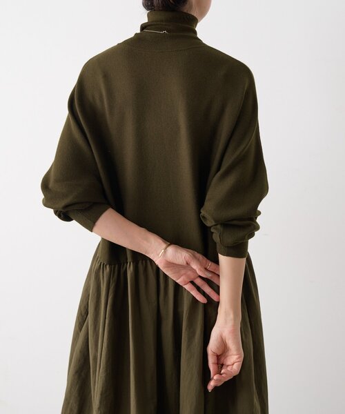 BEARDSLEY（ビアズリー）の「ニットコンビギャザーワンピース（ワンピース・レディース・グレー/カーキ・1/0）」の9枚目の写真