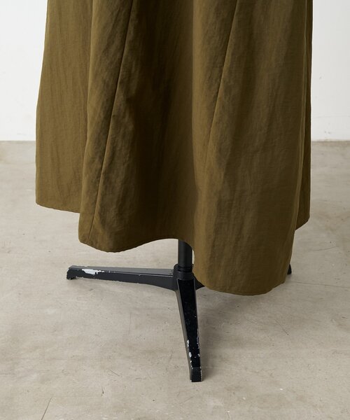 BEARDSLEY（ビアズリー）の「ニットコンビギャザーワンピース（ワンピース・レディース・グレー/カーキ・1/0）」の7枚目の写真