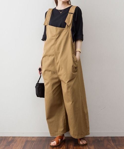 RCD(アールシーディー)の「アシメサスペンダーサロペットパンツ(サロペット/オーバーオール・レディース・カーキ/ブラック/ベージュ・4L~5L/LL~3L/M-L)」の1枚目の写真