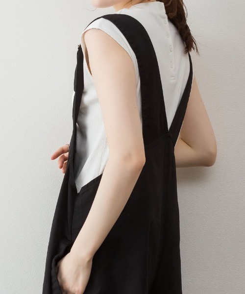 RCD(アールシーディー)の「アシメサスペンダーサロペットパンツ(サロペット/オーバーオール・レディース・カーキ/ブラック/ベージュ・4L~5L/LL~3L/M-L)」の8枚目の写真