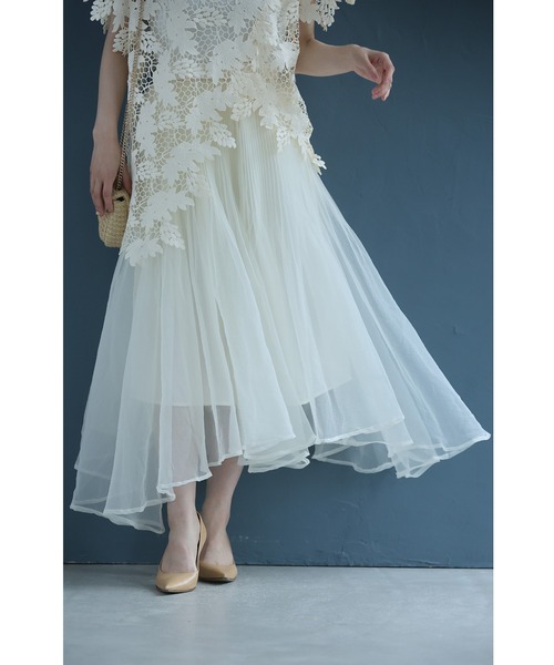 cawaii(カワイイ)の「優雅に舞う立体チュールスカート(スカート・レディース・ブラック/アイボリー・FREE)」の1枚目の写真