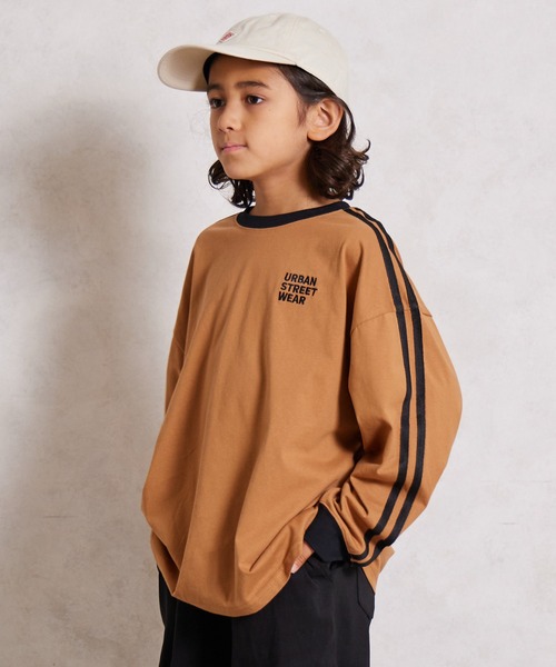 PAIRMANON STREET（ペアマノンストリート）の「【綿100%】袖ライン 刺繍 長袖 Tシャツ【PAIRMANON STREET】（Tシャツ/カットソー・キッズ・ブラウン/レッド/ブラック/ネイビー/ホワイト/イエロー/ライトブルー・100/140/130/120/110/90/160/150）」の3枚目の写真