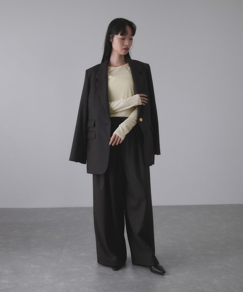ADAM ET ROPE'(アダムエロペ)の「【サステナブル】タンクレイヤードトップス(Tシャツ/カットソー・レディース・チャコールグレー/オフホワイト・FREE)」の9枚目の写真