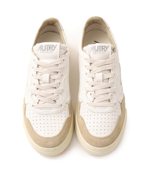 AUTRY（オートリー）の「AUTRY MEDALIST LOW WOMAN / オートリー メダリスト LOW（スニーカー・レディース・ライトベージュ・25.0cm/24.0cm/24.5cm/23.5cm/22.5cm）」の5枚目の写真