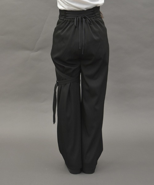 NIBBLE POISON（ニブルポイズン）の「ハーネス付ロングパンツ（その他パンツ・レディース・チャコール/ブラック・MEDIUM）」の5枚目の写真