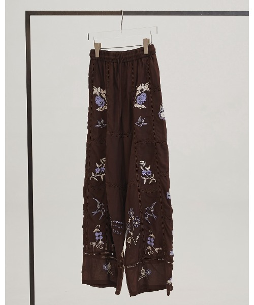 パンツ todayful Embroidery Patchwork Trousers TODAYFUL（トゥデイフル）の「Embroidery Patchwork Trousers