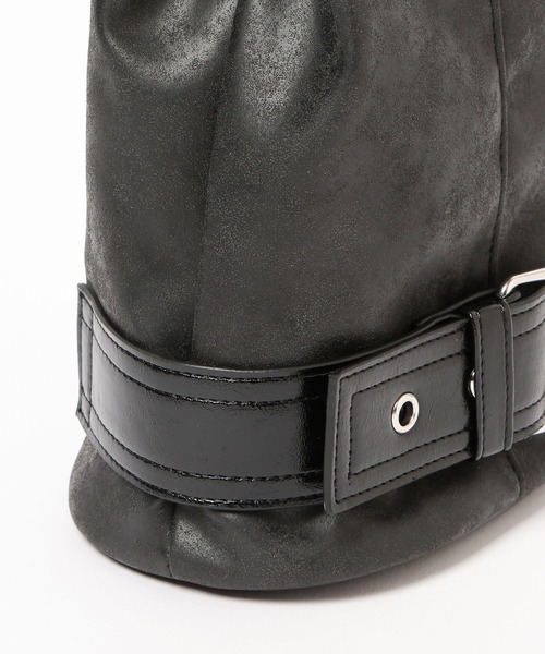 LAKOLE（ラコレ）の「アイレットベルト巾着バッグ / 607728（ハンドバッグ・レディース・グレイッシュベージュ/ブラック・FREE）」の12枚目の写真