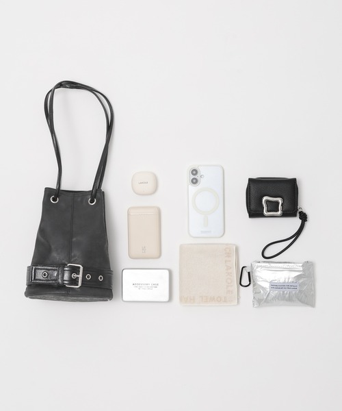 LAKOLE（ラコレ）の「アイレットベルト巾着バッグ / 607728（ハンドバッグ・レディース・グレイッシュベージュ/ブラック・FREE）」の19枚目の写真