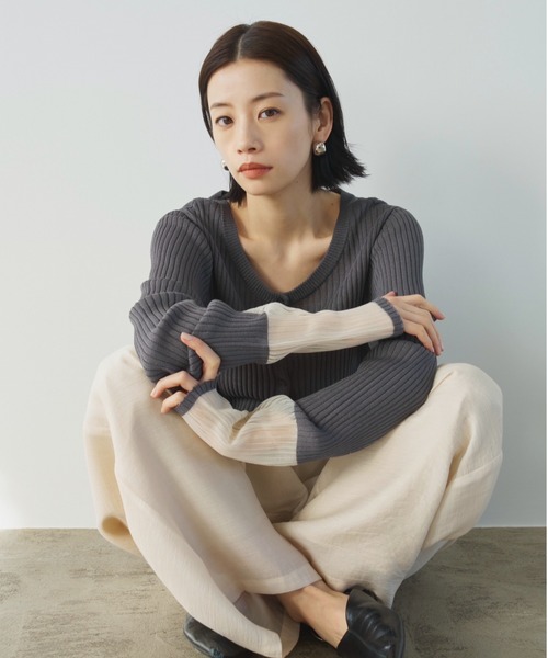 AIC.（エーアイシー）の「シアー切り替えリブカーディガン（ニット/セーター・レディース・オフホワイト/チャコールグレー・FREE）」の15枚目の写真