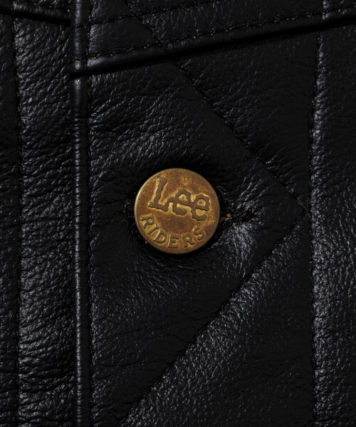 Lee（リー）の「Lee × Chah Chah × FREAK'S STORE/リー×チャーチャー×フリークスストア 別注 Lee × Chah Chah LEATHER RIDERS/リー チャーチャー レザー ライダース（ライダースジャケット・メンズ・ブラック・MEDIUM/LARGE）」の4枚目の写真