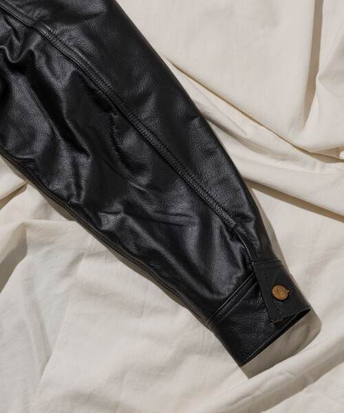 Lee（リー）の「Lee × Chah Chah × FREAK'S STORE/リー×チャーチャー×フリークスストア 別注 Lee × Chah Chah LEATHER RIDERS/リー チャーチャー レザー ライダース（ライダースジャケット・メンズ・ブラック・MEDIUM/LARGE）」の9枚目の写真