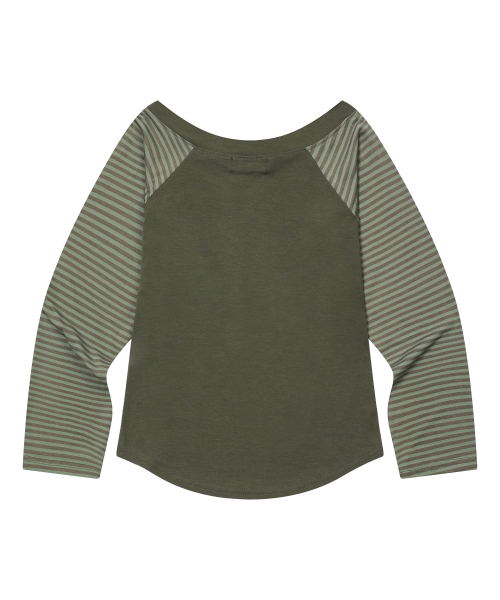 MUCENT(ムセント)の「オリエ オフショルダー ストライプ 配色 ナグラン 長袖Tシャツ (2カラー)(Tシャツ/カットソー・レディース・ブラック/グリーン・FREE)」の7枚目の写真