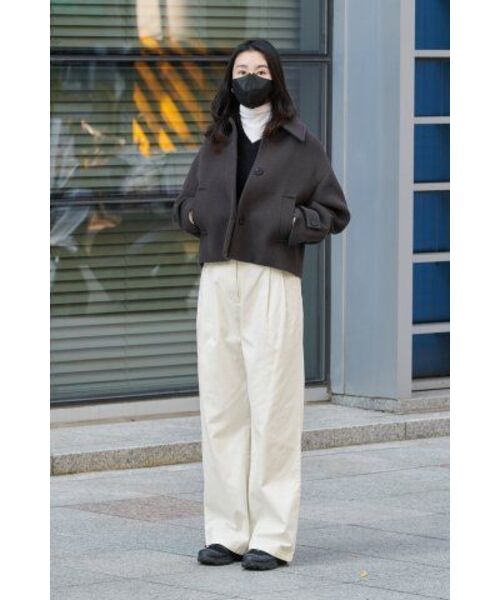 MUSINSA STANDARD WOMAN（ムシンサスタンダードウーマン）の「ウィメンズツーピンタックワイドチノパンツ[クリーム]（その他パンツ・レディース・その他・30/24/25/26/27/28/29）」の11枚目の写真