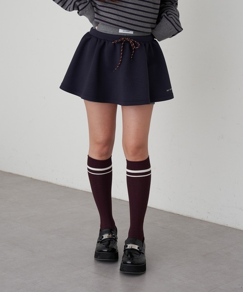 RAY CASSIN（レイカズン）の「ボンディングボリュームミニスカート（スカート・レディース・グレー/チャコールグレー/ネイビー・FREE）」の10枚目の写真