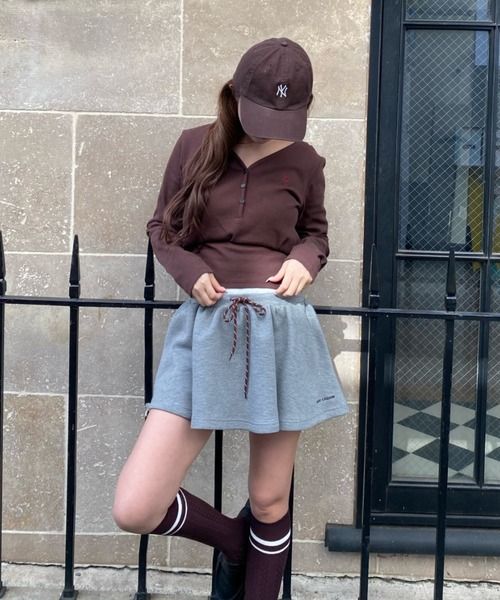 RAY CASSIN（レイカズン）の「ボンディングボリュームミニスカート（スカート・レディース・グレー/チャコールグレー/ネイビー・FREE）」の6枚目の写真