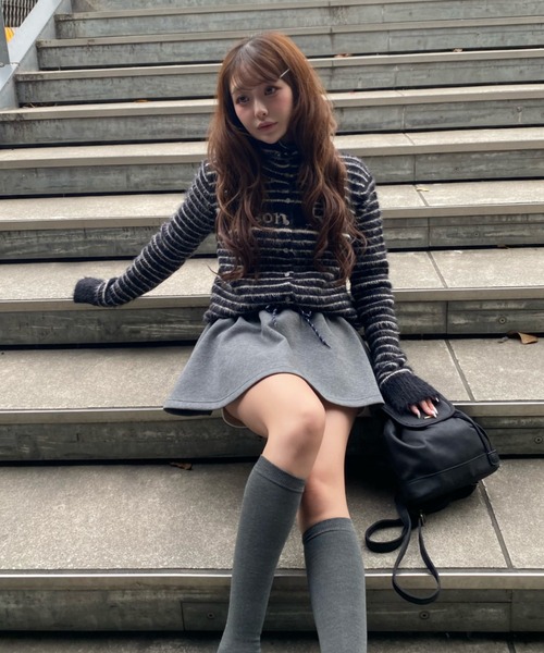 RAY CASSIN（レイカズン）の「ボンディングボリュームミニスカート（スカート・レディース・グレー/チャコールグレー/ネイビー・FREE）」の20枚目の写真