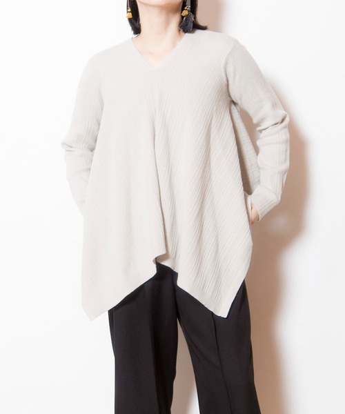 OSMOSIS（オズモーシス）の「スクエアヘムニットプルオーバー（ニット/セーター・レディース・ライトグレー/ブラック/ワイン・ONE SIZE）」の2枚目の写真