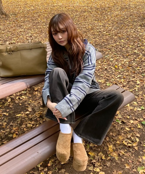 RAY CASSIN(レイカズン)の「厚底ムートンスリッポン(スリッポン・レディース・ブラック/ブラウン/ベージュ・M/S/L)」の6枚目の写真