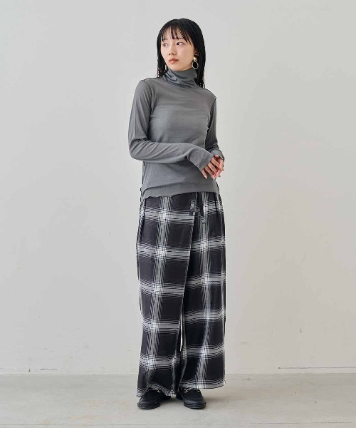 MEDE19F（メデジュウキュウ）の「ＭＥＤＥ１９Ｆ　薄くてやわらかなティシューカットソーハイネックトップス（Tシャツ/カットソー・レディース・ブラック/ホワイト/グレー・L/M）」の7枚目の写真