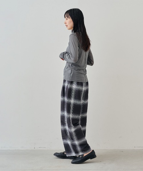 MEDE19F（メデジュウキュウ）の「ＭＥＤＥ１９Ｆ　薄くてやわらかなティシューカットソーハイネックトップス（Tシャツ/カットソー・レディース・ブラック/ホワイト/グレー・L/M）」の8枚目の写真