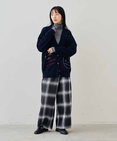 MEDE19F（メデジュウキュウ）の「ＭＥＤＥ１９Ｆ　薄くてやわらかなティシューカットソーハイネックトップス（Tシャツ/カットソー・レディース・ブラック/ホワイト/グレー・L/M）」の17枚目の写真