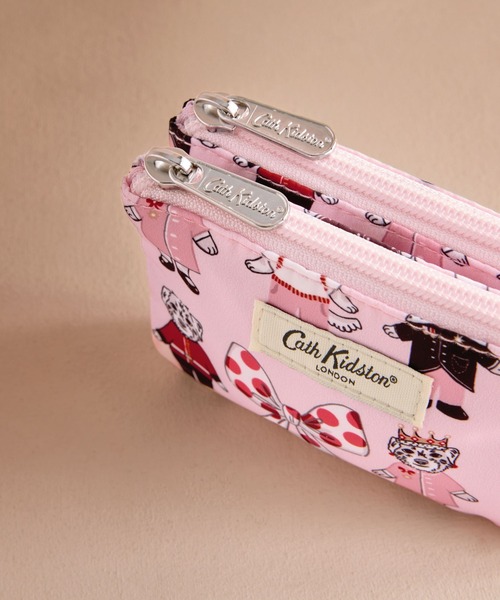 Cath Kidston(キャスキッドソン)の「ダブル ジップドパース London Dogs(ポーチ・レディース・その他・FREE)」の2枚目の写真