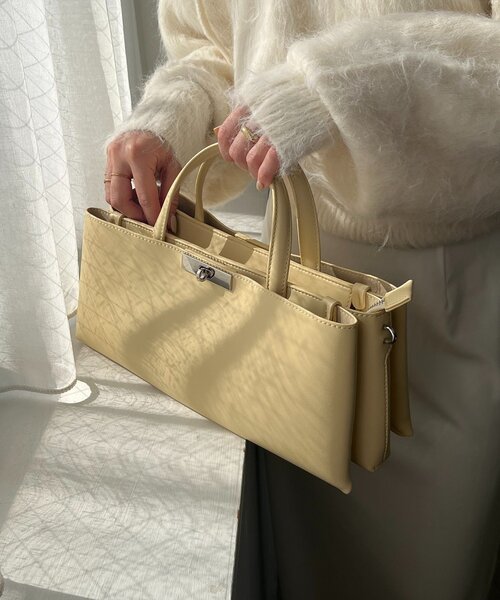 CAPRICIEUX LE'MAGE（カプリシューレマージュ）の「レクタングル2WAYバッグ（ショルダーバッグ・レディース・ブラック/キャメル/イエロー・FREE）」の11枚目の写真