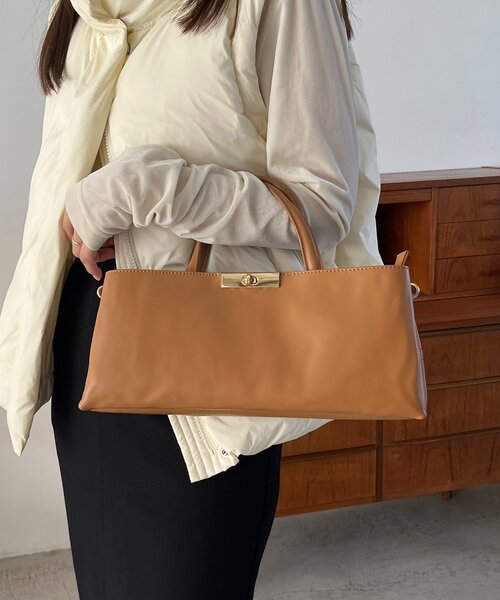 CAPRICIEUX LE'MAGE（カプリシューレマージュ）の「レクタングル2WAYバッグ（ショルダーバッグ・レディース・ブラック/キャメル/イエロー・FREE）」の13枚目の写真