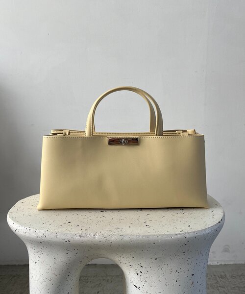 CAPRICIEUX LE'MAGE（カプリシューレマージュ）の「レクタングル2WAYバッグ（ショルダーバッグ・レディース・ブラック/キャメル/イエロー・FREE）」の16枚目の写真