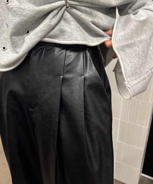 Ameri（アメリ）の「JENNY 2TUCK STRAIGHT PANTS（スラックス・レディース・ブラック/マルチ・SMALL/MEDIUM）」の15枚目の写真