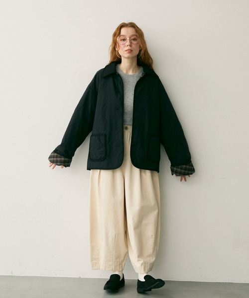 Crisp（クリスプ）の「コーデュロイカラーキルティングジャケット（ブルゾン・レディース・ブラック/ベージュ・FREE）」の6枚目の写真