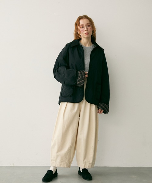 Crisp（クリスプ）の「コーデュロイカラーキルティングジャケット（ブルゾン・レディース・ブラック/ベージュ・FREE）」の7枚目の写真