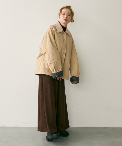 Crisp（クリスプ）の「コーデュロイカラーキルティングジャケット（ブルゾン・レディース・ブラック/ベージュ・FREE）」の15枚目の写真