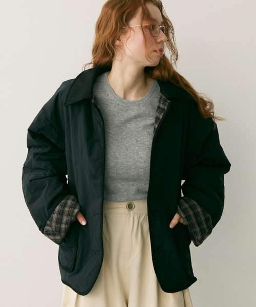 Crisp（クリスプ）の「コーデュロイカラーキルティングジャケット（ブルゾン・レディース・ブラック/ベージュ・FREE）」の4枚目の写真