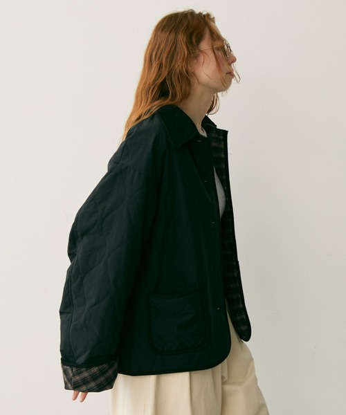 Crisp（クリスプ）の「コーデュロイカラーキルティングジャケット（ブルゾン・レディース・ブラック/ベージュ・FREE）」の3枚目の写真