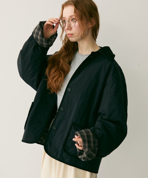 Crisp（クリスプ）の「コーデュロイカラーキルティングジャケット（ブルゾン・レディース・ブラック/ベージュ・FREE）」の5枚目の写真