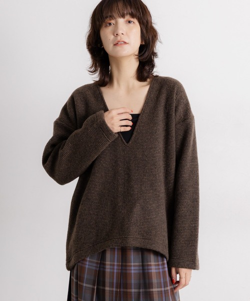 studio CLIP（スタディオクリップ）の「ウールミックススライバーVネックニットプルオーバー（ニット/セーター・レディース・ブラウン/ベージュ/アイボリー・FREE）」の4枚目の写真