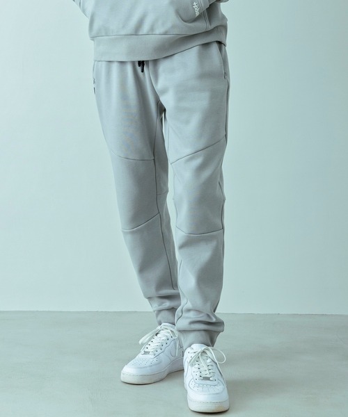 +phenix(プラスフェニックス)の「【WEB・直営店限定】+phenix(プラスフェニックス)HEAVY DUTY JOGGER SWEATPANTS ヘビー デューティー ジョガー スウェットパンツ(保温性/耐久性)(スウェットパンツ・メンズ・グレー/ブラック/ベージュ・M/XL/L/S)」の3枚目の写真