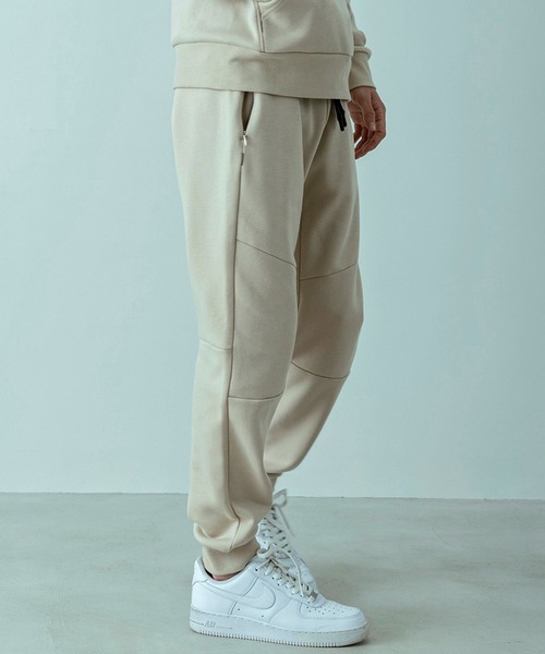 +phenix(プラスフェニックス)の「【WEB・直営店限定】+phenix(プラスフェニックス)HEAVY DUTY JOGGER SWEATPANTS ヘビー デューティー ジョガー スウェットパンツ(保温性/耐久性)(スウェットパンツ・メンズ・グレー/ブラック/ベージュ・M/XL/L/S)」の17枚目の写真